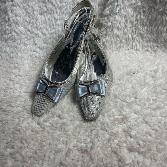 EY Boutique silver glitter &patent silver trim 3”heels satin gray bow accentSZ12 - Picture 6 of 13